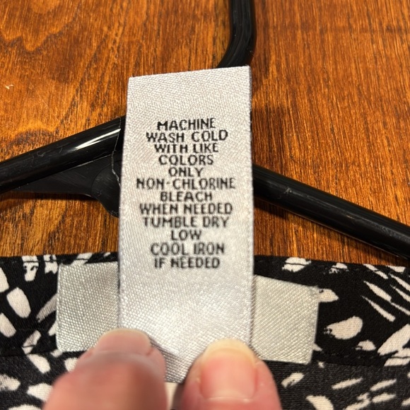 Catherines Black & White Button Front Blouse Size 0X 14/16 Woman - Picture 5 of 10